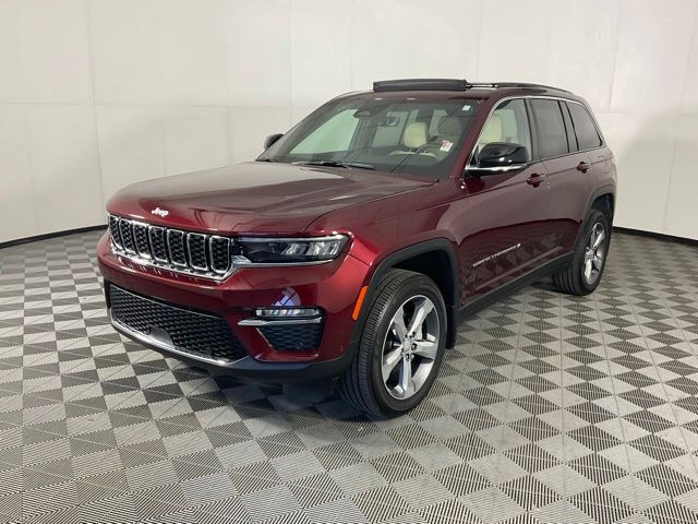 Velvet Red Pearlcoat 2024 Jeep Grand Cherokee SUV / Crossover Four-Wheel Drive 8-Speed Automatic