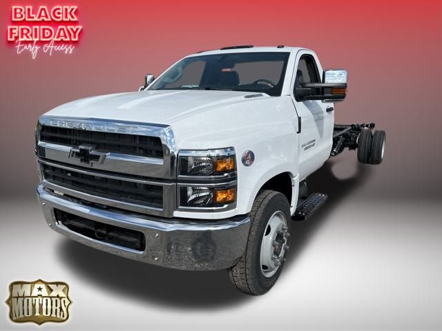 2023 Chevrolet Silverado 6500HD 1WT 3