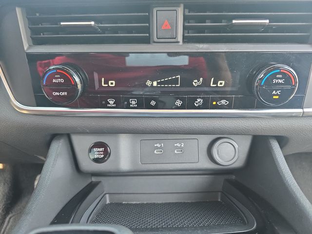 Used 2025 Nissan Rogue SUV