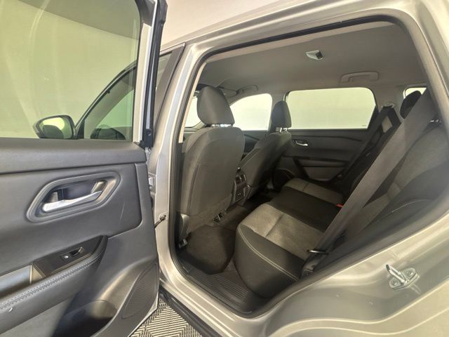 Used 2025 Nissan Rogue SUV