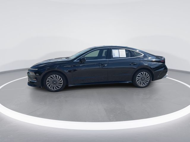 Used 2025 Black Hyundai Limited image 5