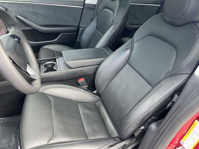Used 2025  Tesla Long Range image 32