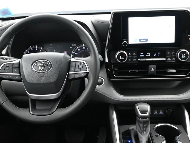 2024 Toyota Highlander LE 14