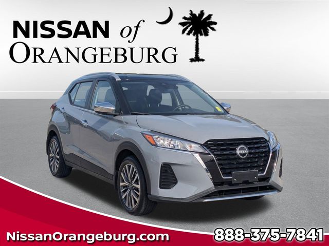 Gray/Super Black 2024 Nissan Kicks SV FWD SUV / Crossover Front-Wheel Drive Continuously Variable Transmission