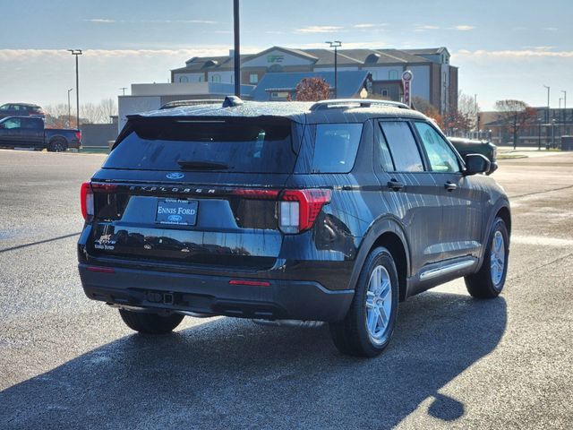 2025 Ford Explorer Active 8