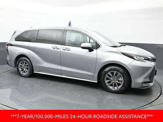 2021 Toyota Sienna XLE 10