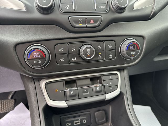 Used 2022 White GMC SLE image 24