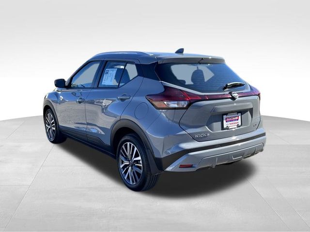 2023 Nissan Kicks SV 22