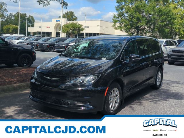 2025 Chrysler Voyager Negro (Diamond Black Crystal Pearlcoat) Minivan Tracción delantera 9 velocidades Automática