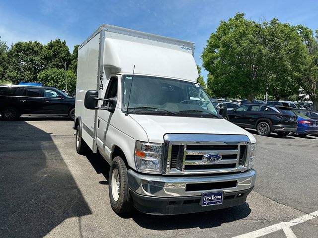 Oxford White 2025 Ford E-Series Chassis E-350 SD Cutaway SB DRW RWD Pickup Truck Rear-Wheel Drive 6-Speed Automatic Overdrive