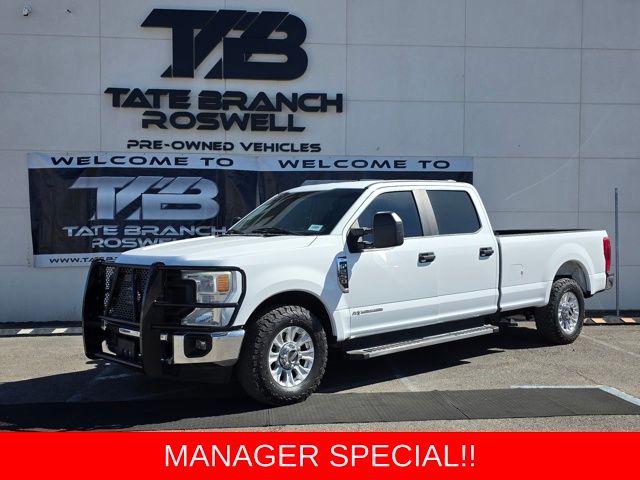 Oxford White 2022 Ford F-250 Super Duty XL Crew Cab RWD Pickup Truck 4X2 Automatic