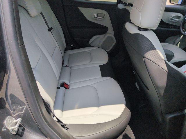 Used 2022 Gray Jeep Limited image 33