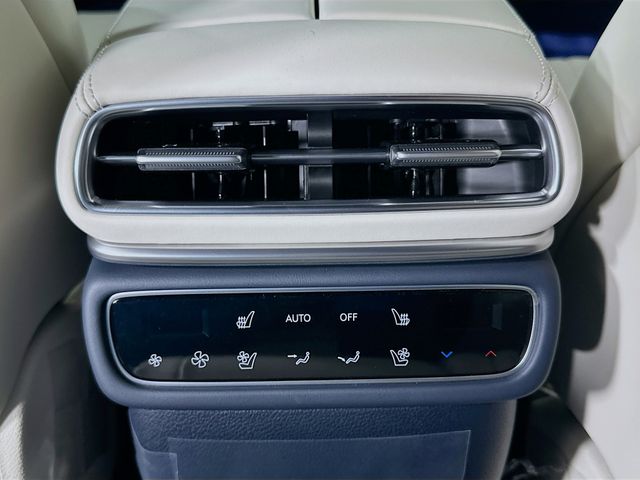 Thumbnail: 2026 Genesis GV80 - 18