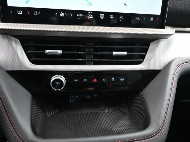 2025 Ford Explorer Active photo