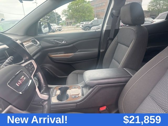 2020 GMC Acadia SLE photo