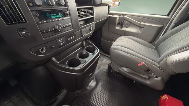 Used 2025 White GMC Work Van image 17