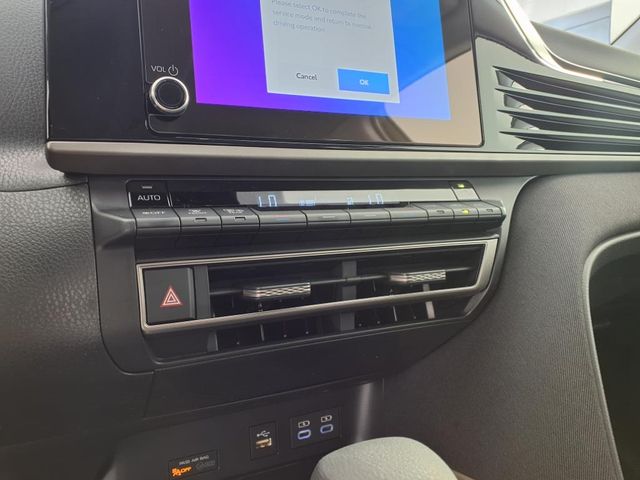 2025 Toyota Camry LE photo