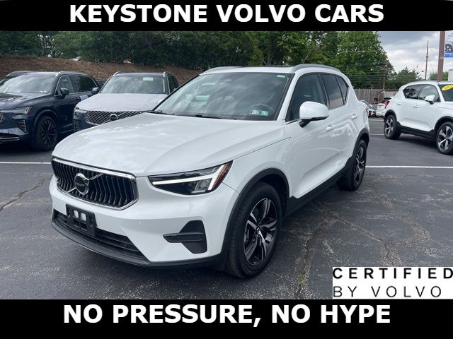 White 2025 Volvo XC40 SUV / Crossover All-Wheel Drive Automatic