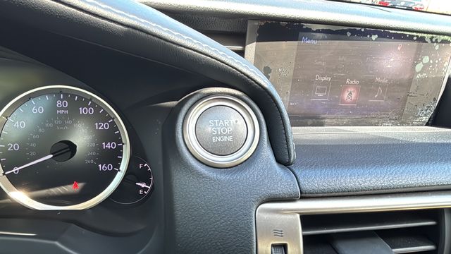 Used 2014  Lexus 250 image 29