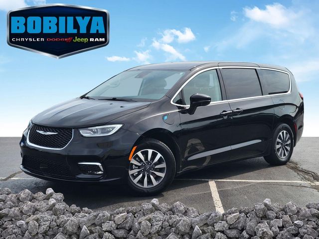  2024 Chrysler Pacifica Hybrid Select FWD   