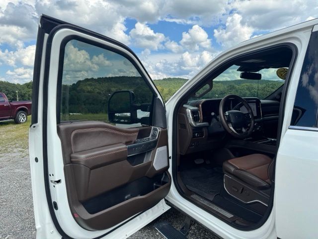 Used 2025 White Ford King Ranch image 11