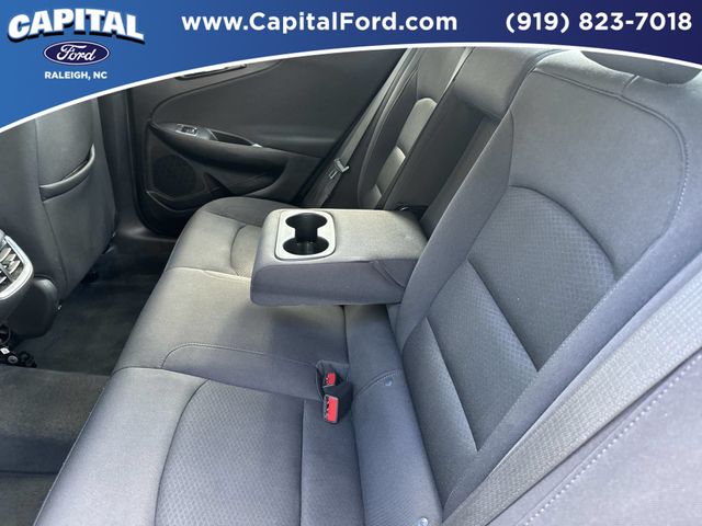 Used 2022 White Chevrolet LT image 18