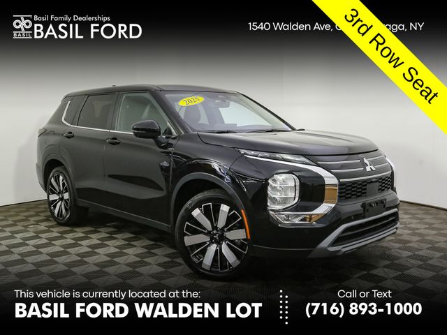 Labrador Black Pearl 2025 Mitsubishi Outlander SUV / Crossover Front-Wheel Drive Continuously Variable Transmission