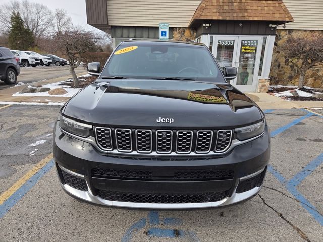 2023 Jeep Grand Cherokee L Summit - Diamond Black Crystal Pearlcoat exterior view 8
