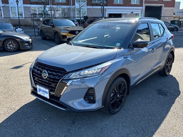 2021 Nissan Kicks SR FWD