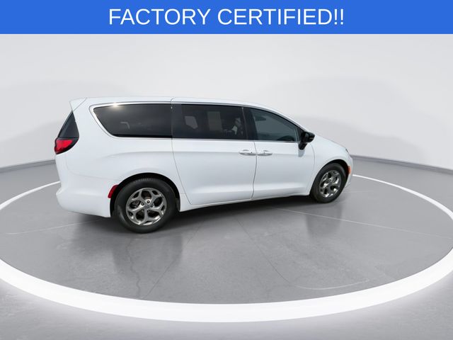 Used 2024 White Chrysler Limited image 8
