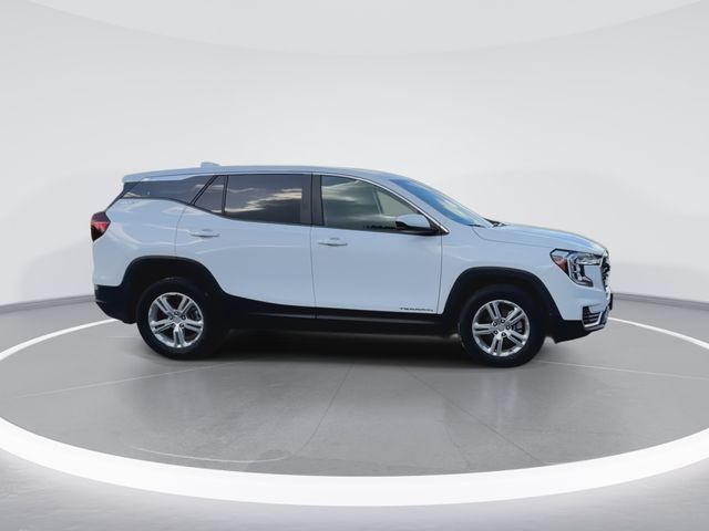 Used 2024 White GMC SLE image 13