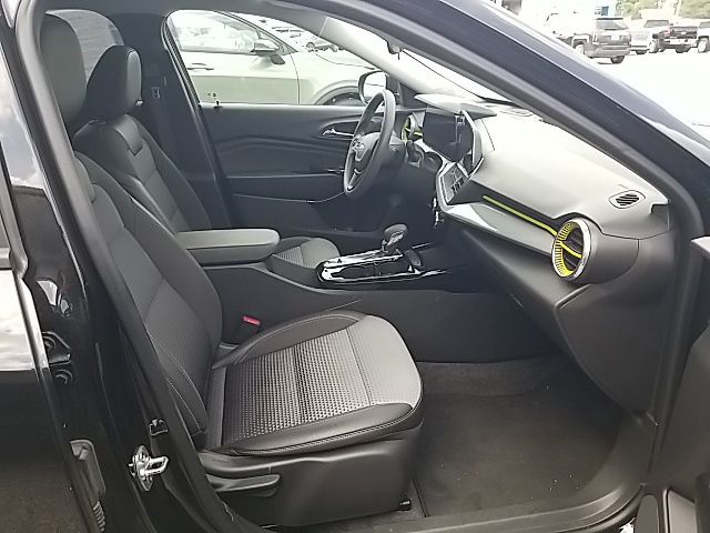 Used 2025 Chevrolet Trax SUV