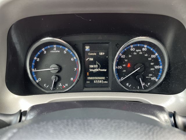 Used 2016  Toyota XLE image 12