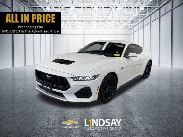 Oxford White 2024 Ford Mustang GT Fastback RWD Coupe Rear-Wheel Drive 6-Speed Manual