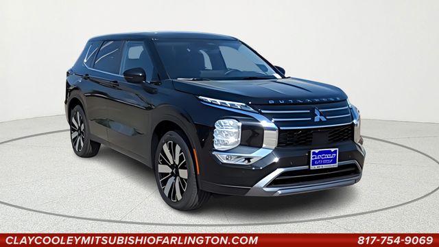 2026 Mitsubishi Outlander SE FWD's photo