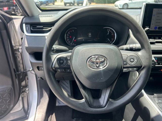 2024 Toyota RAV4 XLE - Photo 21