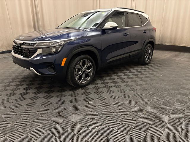 Dark Ocean Blue/White Roof 2024 Kia Seltos SUV / Crossover All-Wheel Drive Continuously Variable Transmission