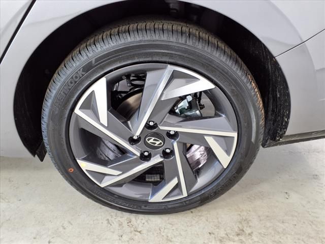 2025 Hyundai Elantra SEL Convenience photo