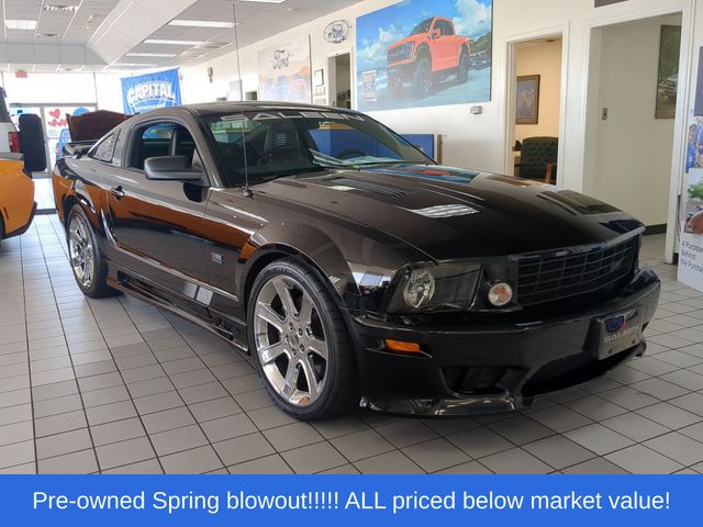 Used 2005 Black Ford GT Premium image 12