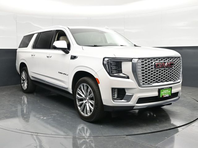 White Frost Tricoat 2022 GMC Yukon XL Denali 4WD SUV / Crossover Four-Wheel Drive 10-Speed Automatic