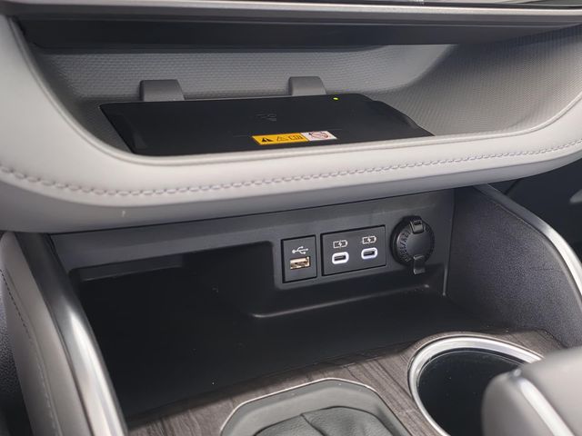 Used 2024 Toyota Highlander Hybrid SUV