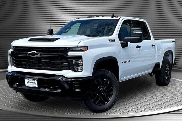 Summit White 2026 Chevrolet Silverado 2500HD Pickup Truck Four-Wheel Drive Automatic