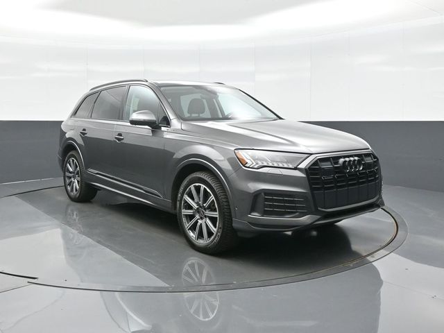 2023 Audi Q7 45 Premium Plus