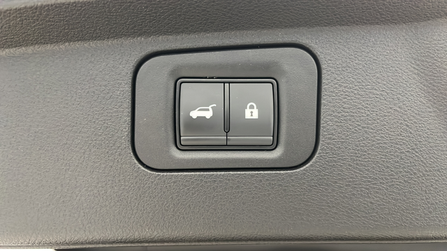 Used 2025 Coulis Red Pearl Nissan Platinum Reserve image 31