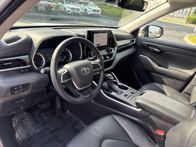 Used 2024 Toyota Highlander SUV