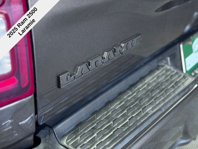2500 Crew Cab Laramie