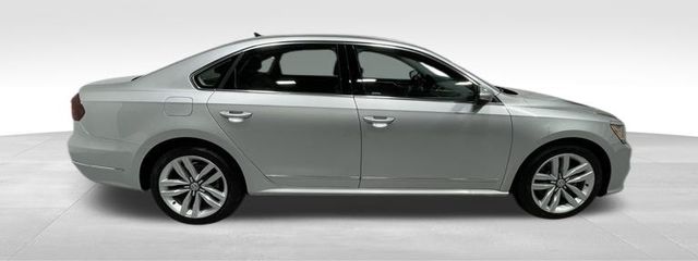 2017 Volkswagen Passat 1.8T SE photo