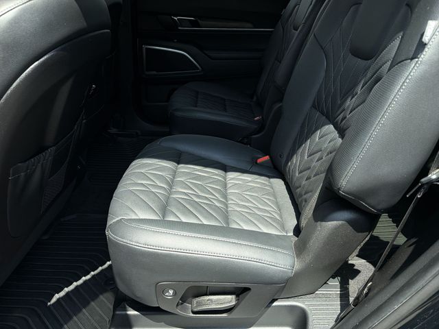 Used 2025 Black Kia EX X-Line image 18