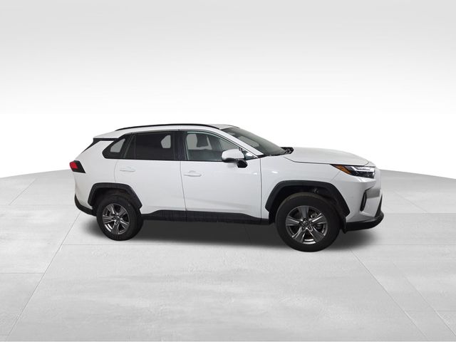 2024 Toyota RAV4 XLE photo