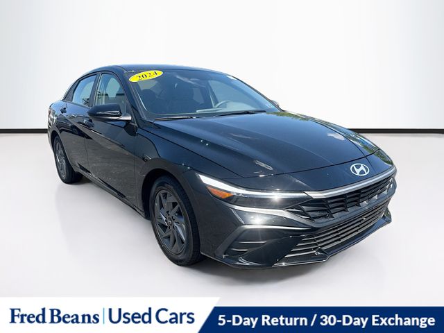 Abyss Black 2024 Hyundai Elantra SEL FWD Sedan Front-Wheel Drive Continuously Variable Transmission